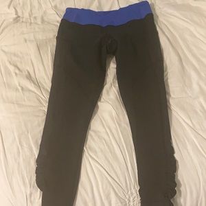 Black cropped lululemon leggings
